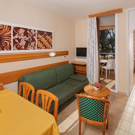 Apartments Amfora Plava Laguna Umag Rum bild