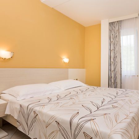 Apartments Amfora Plava Laguna Umag Exteriör bild