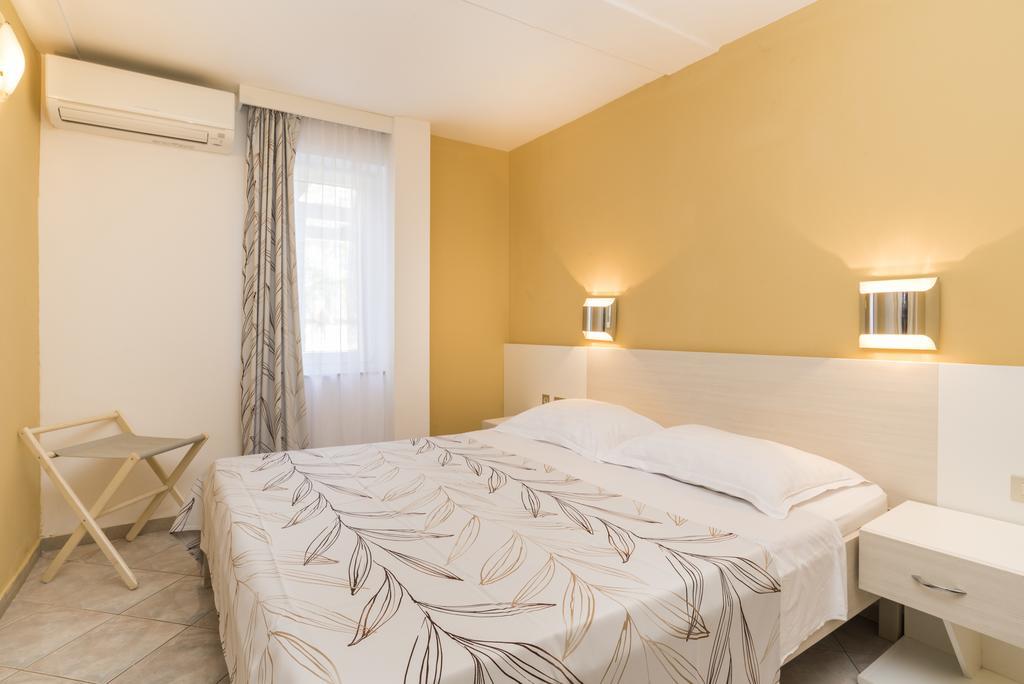 Apartments Amfora Plava Laguna Umag Rum bild