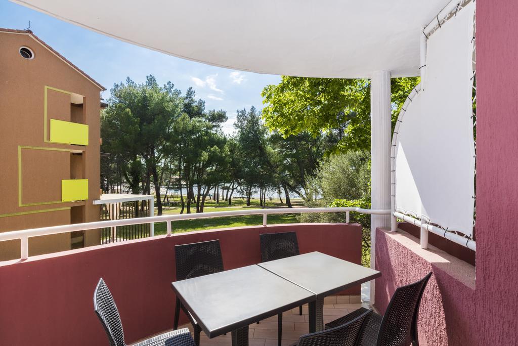 Apartments Amfora Plava Laguna Umag Rum bild